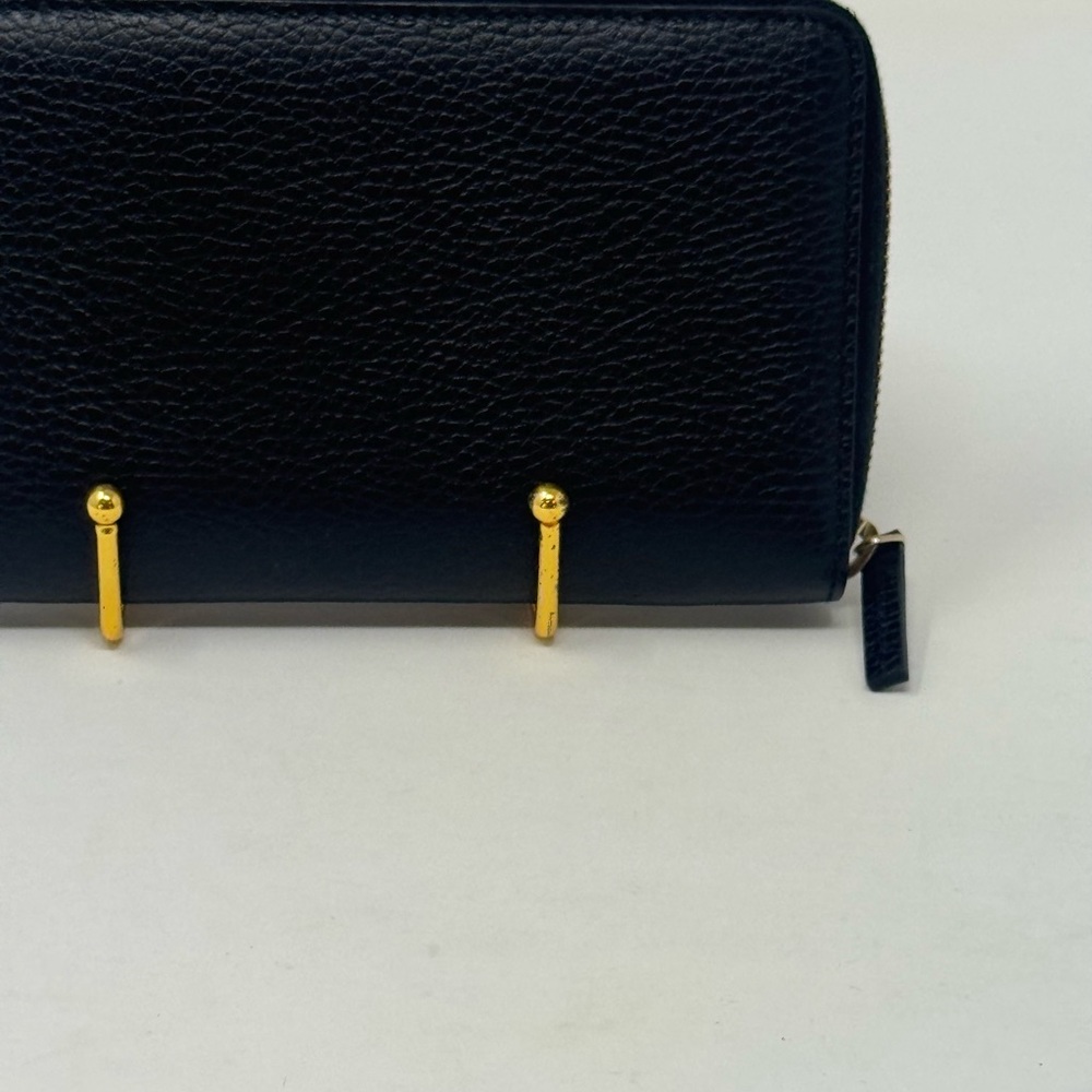 💯Authentic GUCCI black leather zip around wallet - Picture 4 of 7